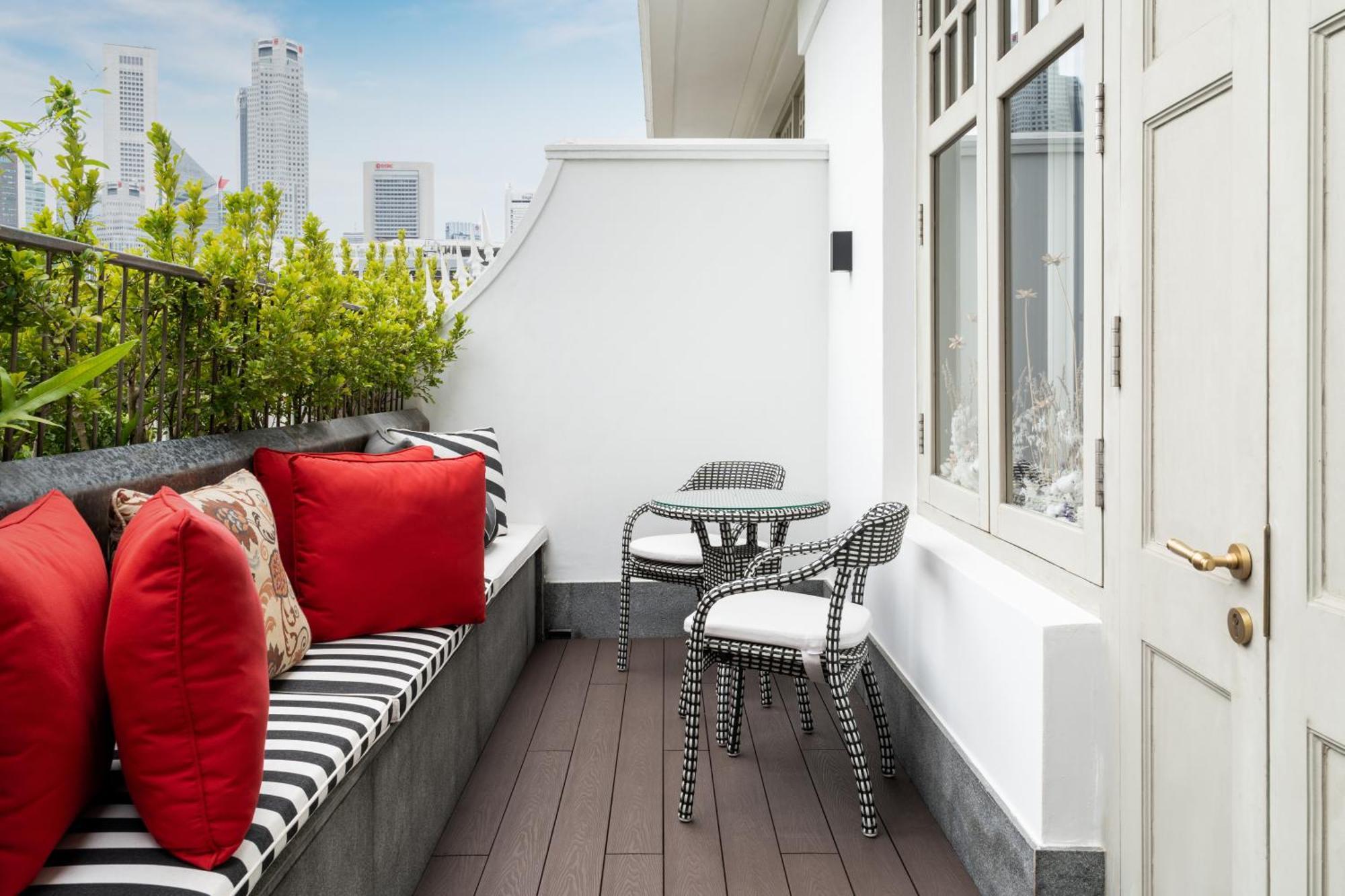 เดอะ แคปิตอล เคมปินสกี โฮเต็ล สิงคโปร์ Hotel ภายนอก รูปภาพ A balcony